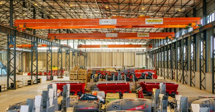 Overhead cranes_ BB Cranes boost grain planter efficiency